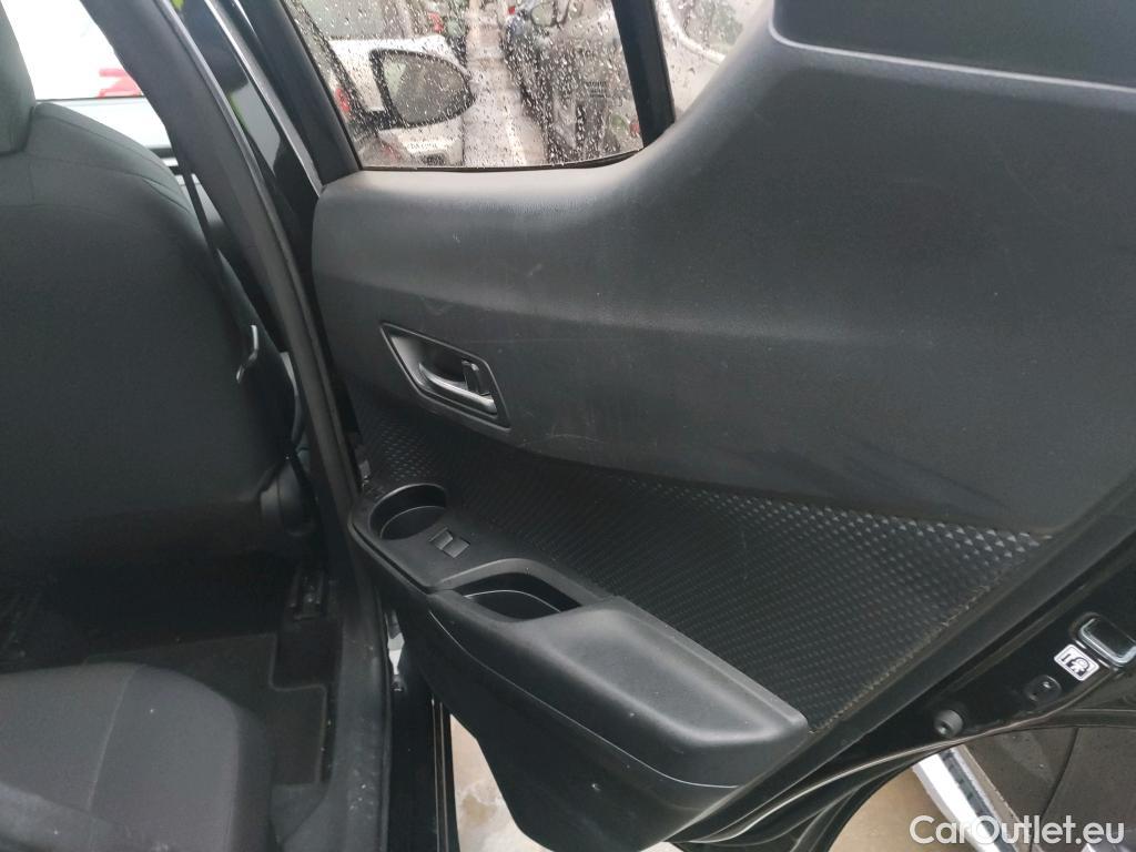  Toyota  C-HR TOYOTA  / 2019 / 5P / todoterreno 1.8 125H Active #14