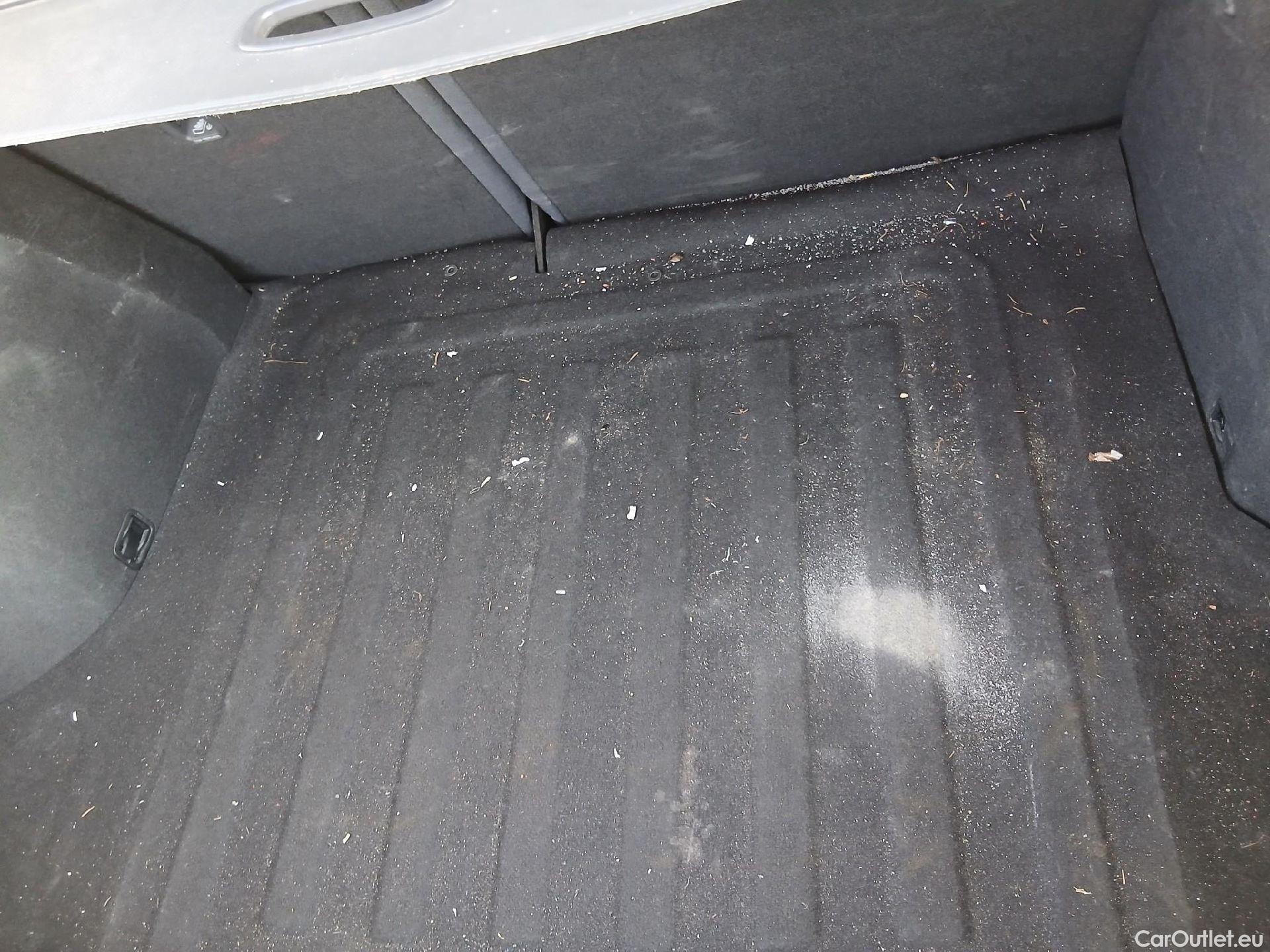  Hyundai   Ioniq HYUNDAI / 2019 / 5P / berlina con portón 1.6 GDI HEV Klass DCT #34