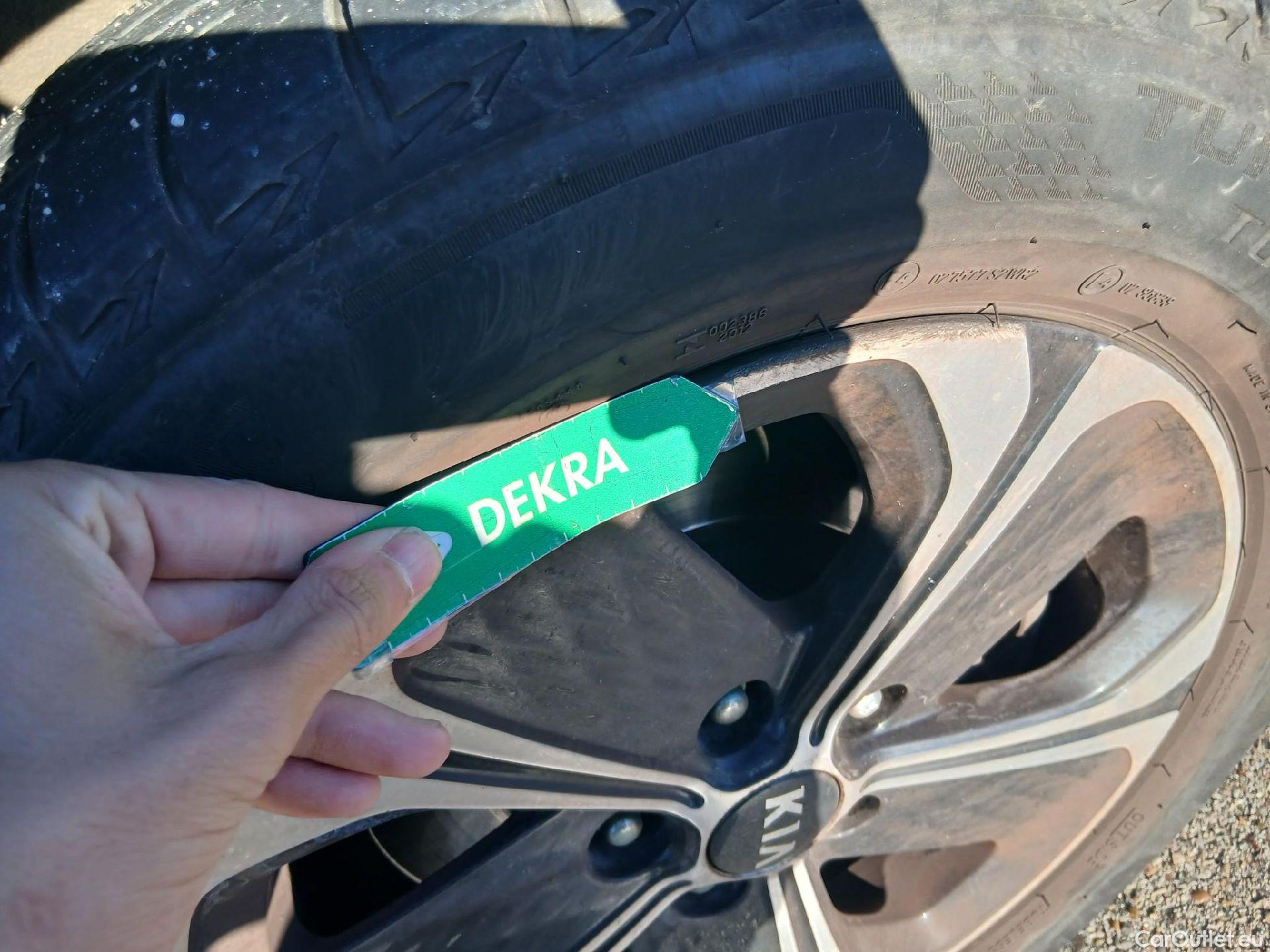  KIA  XCeed KIA  1.6 GDi PHEV 104kW (141CV) eDrive (AC) #47