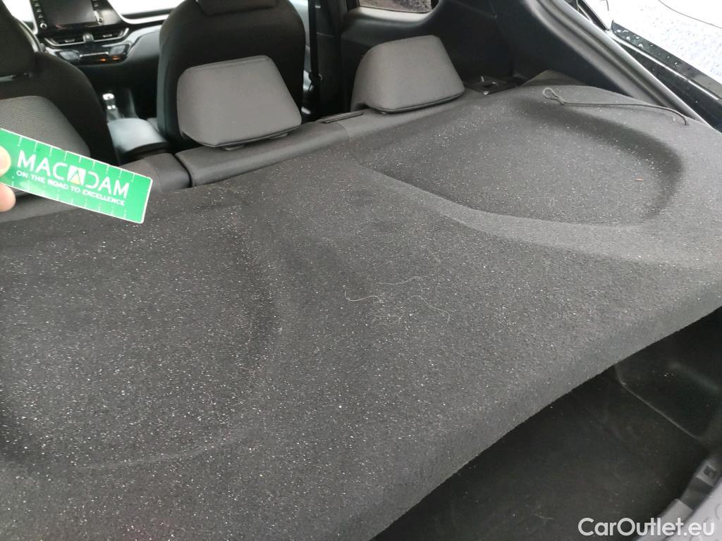  Toyota  C-HR TOYOTA  / 2019 / 5P / todoterreno 1.8 125H Active #1