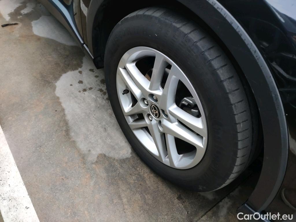  Toyota  C-HR TOYOTA  / 2019 / 5P / todoterreno 1.8 125H Active #6