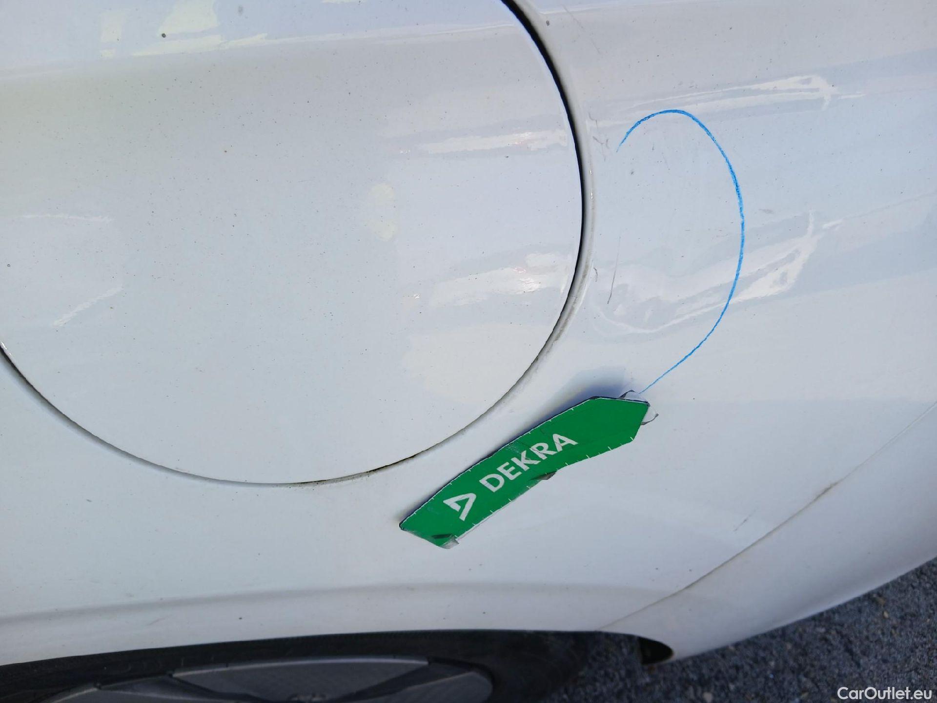  Hyundai   Ioniq HYUNDAI / 2019 / 5P / berlina con portón 1.6 GDI HEV Klass DCT #25