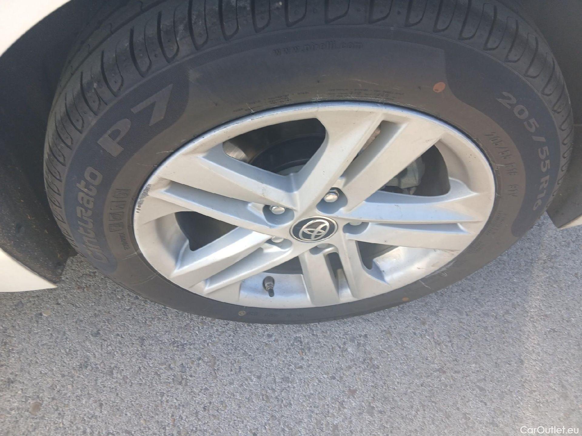  Toyota  Corolla TOYOTA  1.8 125H ACTIVE TECH E-CVT (AC3) #12