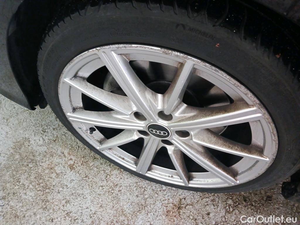  Audi  A3 AUDI  / 2020 / 5P / berlina con portón Sportback S line 35 TDI 110kW S tronic #3