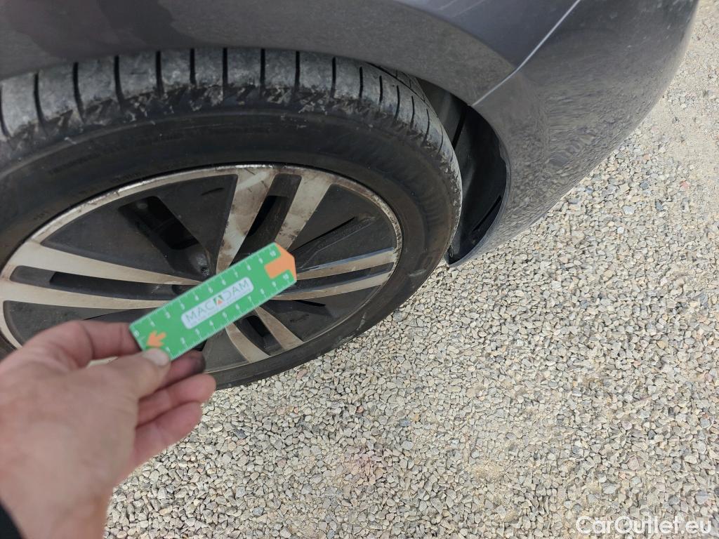  Mercedes  B-Klasse MERCEDES-BENZ Clase B / 2019 / 5P / monovolumen compacto B 180 d #10