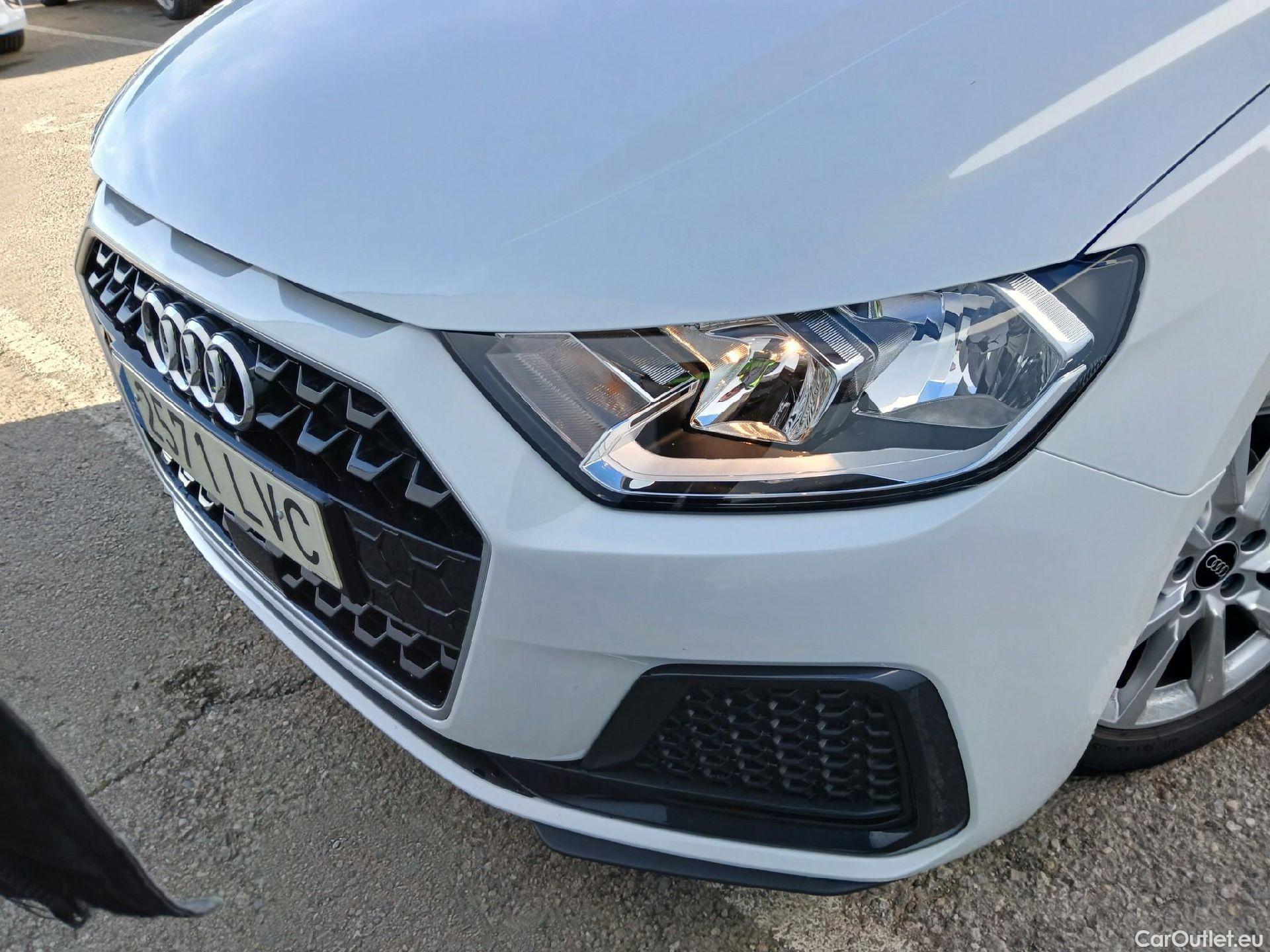  Audi  A1 Sportback AUDI A1 / 2018 / 5P / berlina con portón Sportback Advanced 25 TFSI 70kW (95CV) #6