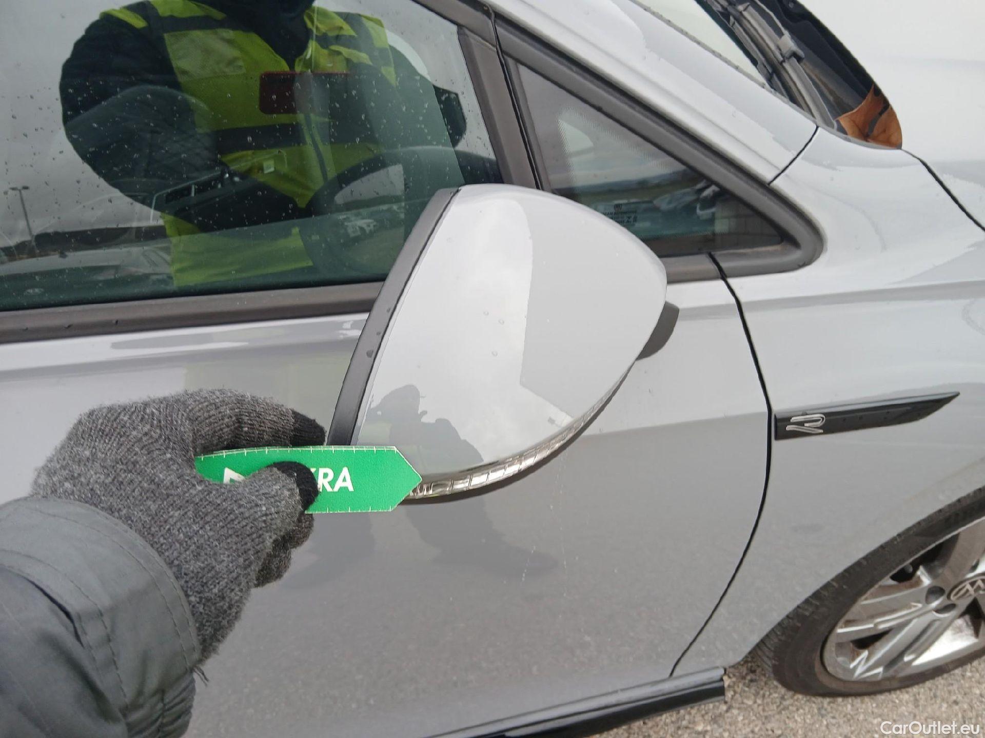  Volkswagen  Golf  VOLKSWAGEN / 2020 / 5P / berlina con portón R-Line 2.0 TDI 110kW (150CV) DSG #18