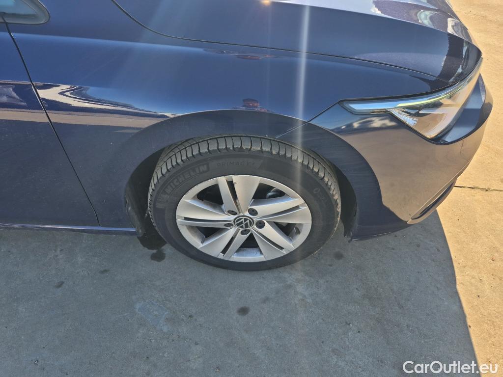  Volkswagen  Golf  VOLKSWAGEN / 2020 / 5P / berlina con portón Life 2.0 TDI 85kW (115CV) #11