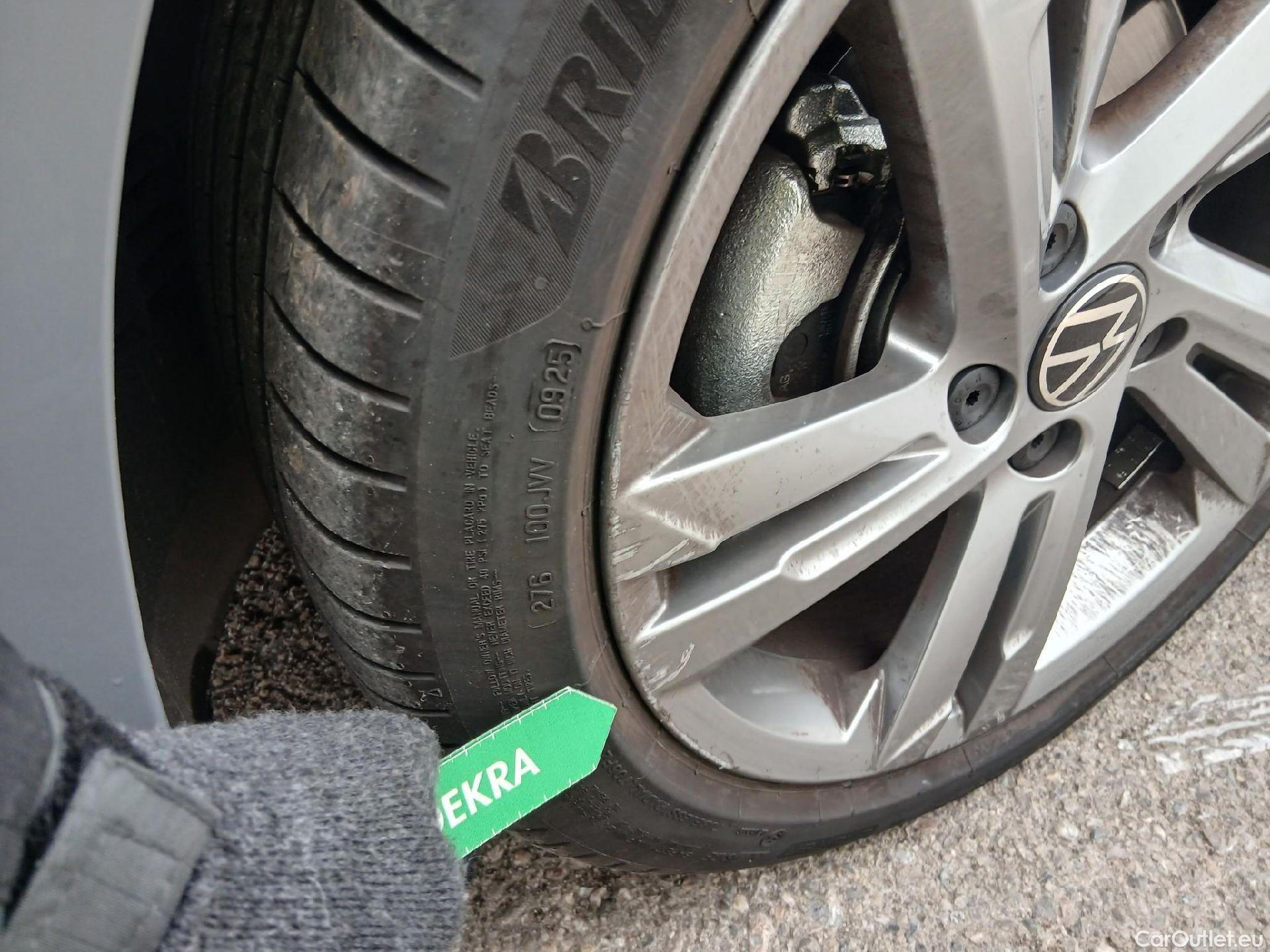  Volkswagen  Golf  VOLKSWAGEN / 2020 / 5P / berlina con portón R-Line 2.0 TDI 110kW (150CV) DSG #6