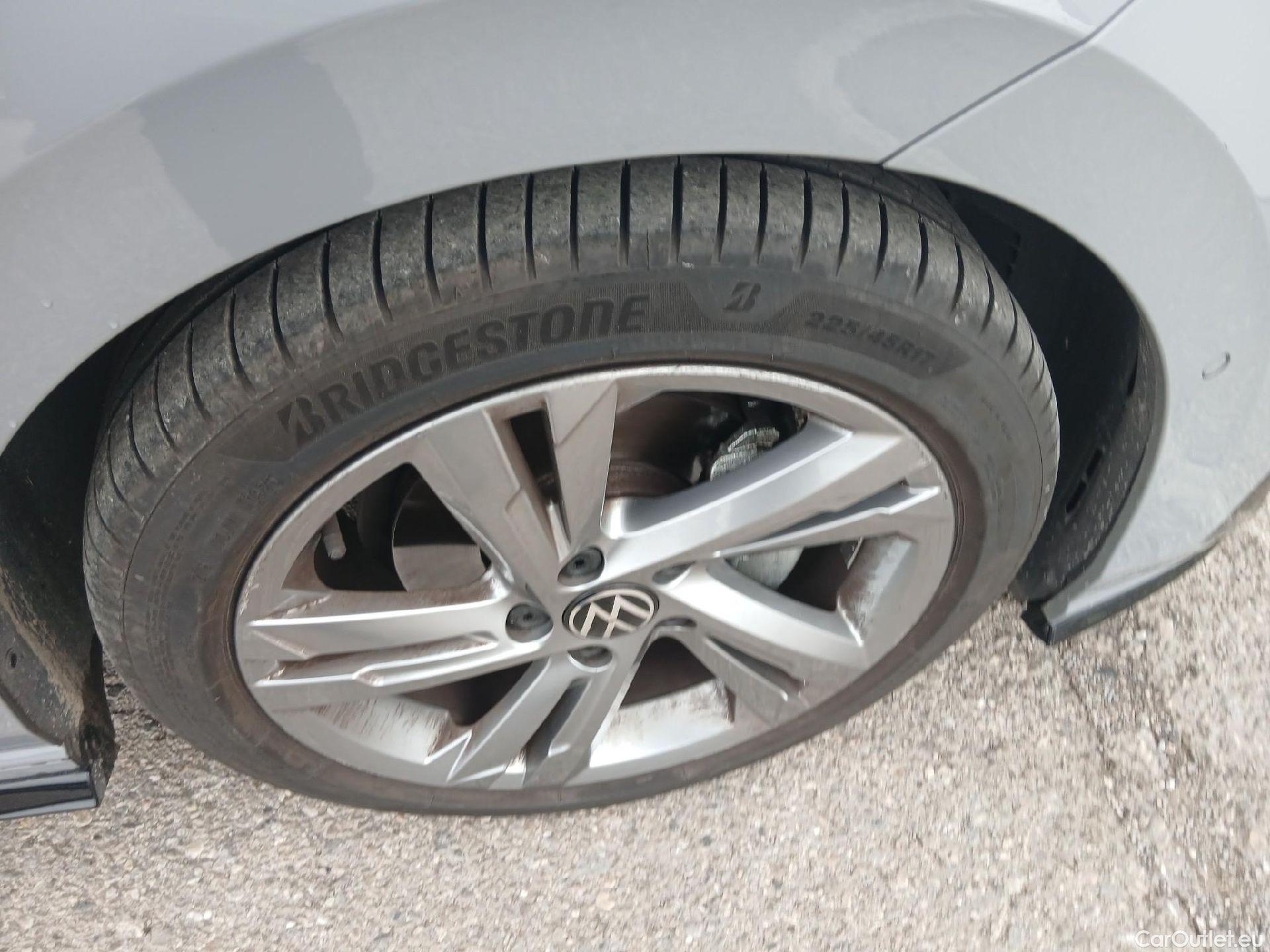  Volkswagen  Golf  VOLKSWAGEN / 2020 / 5P / berlina con portón R-Line 2.0 TDI 110kW (150CV) DSG #19