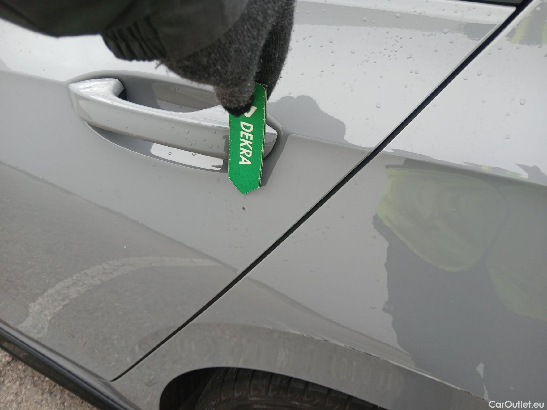  Volkswagen  Golf  VOLKSWAGEN / 2020 / 5P / berlina con portón R-Line 2.0 TDI 110kW (150CV) DSG #11