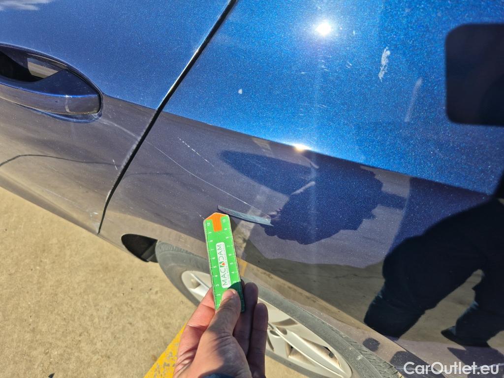  Volkswagen  Golf  VOLKSWAGEN / 2020 / 5P / berlina con portón Life 2.0 TDI 85kW (115CV) #8