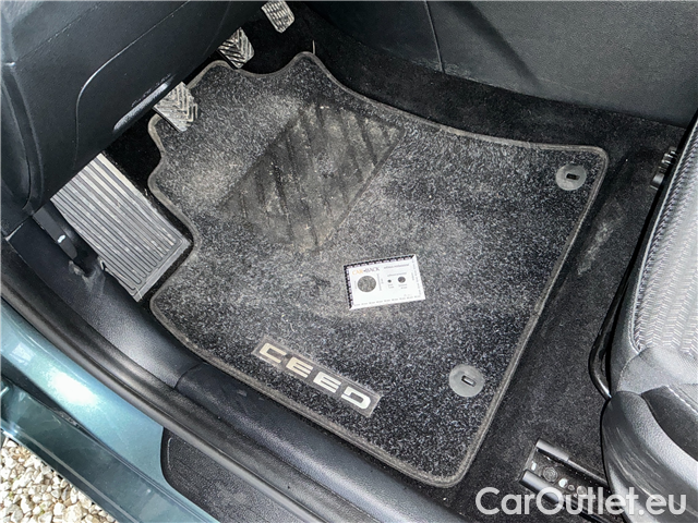  KIA  Cee'd Ceed SW 1.5 T-GDI 118 Top #15