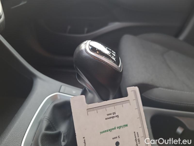  Hyundai  i30  (PD)(01.2017  ->)  kom.1.5T-GDI Family Smart #12