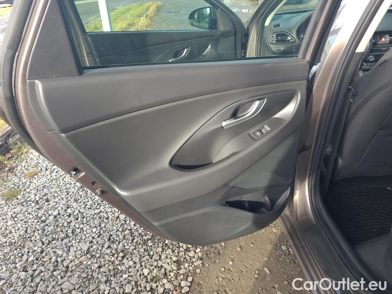  Hyundai  i30   cw (PD)(2017->)  kom.1.0TGDI Family Smart #9