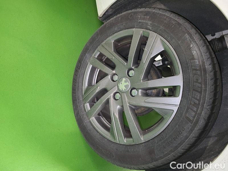  Peugeot  208  (P2) (2019)  1.2PT 100 Active Pack 5d #5