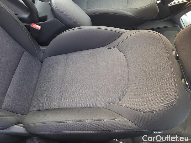  Hyundai  i30  (PD)(01.2017  ->)  kom.1.5T-GDI Family Smart #14