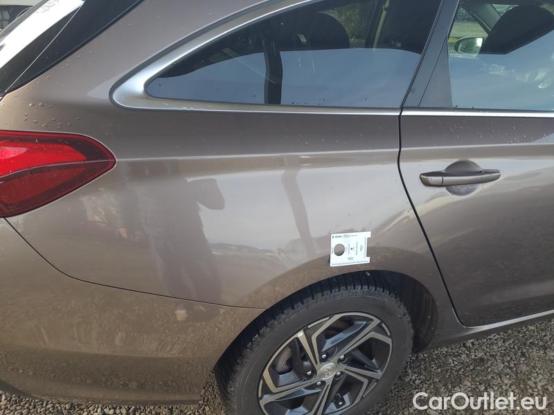  Hyundai  i30   cw (PD)(2017->)  kom.1.0TGDI Family Smart #4