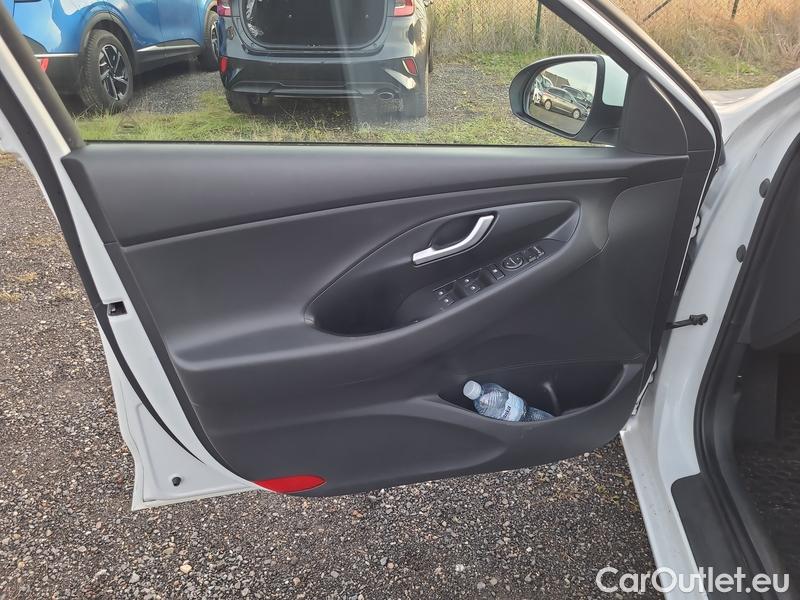  Hyundai  i30  (PD)(01.2017  ->)  kom.1.5T-GDI Family Smart #9