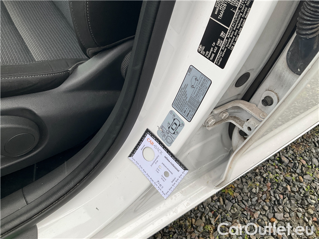  Hyundai  i30  kom.1.5i Family Comfort 5d #11