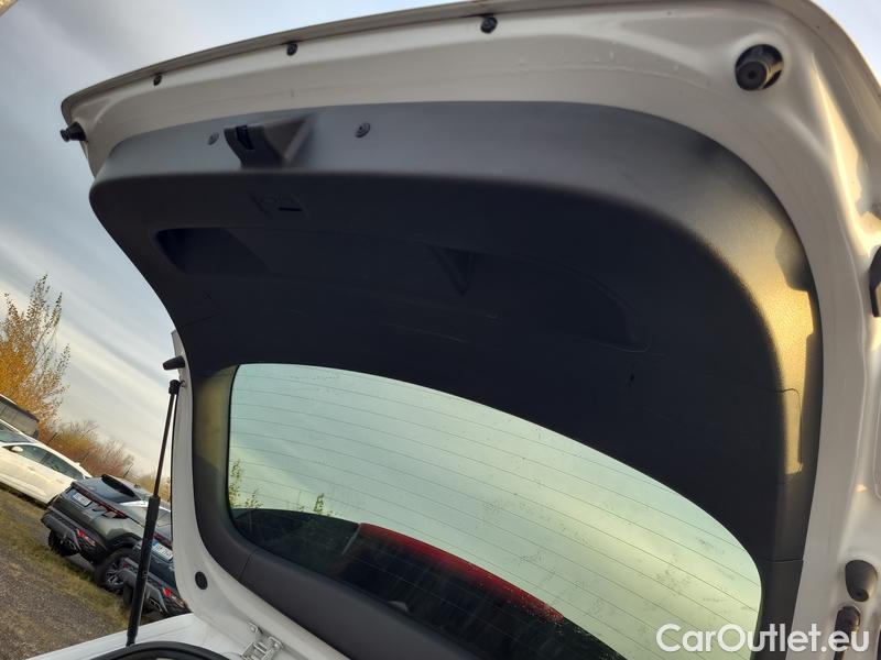  Hyundai  i30  (PD)(01.2017  ->)  kom.1.5T-GDI Family Smart #7