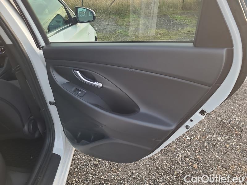  Hyundai  i30  (PD)(01.2017  ->)  kom.1.5T-GDI Family Smart #6