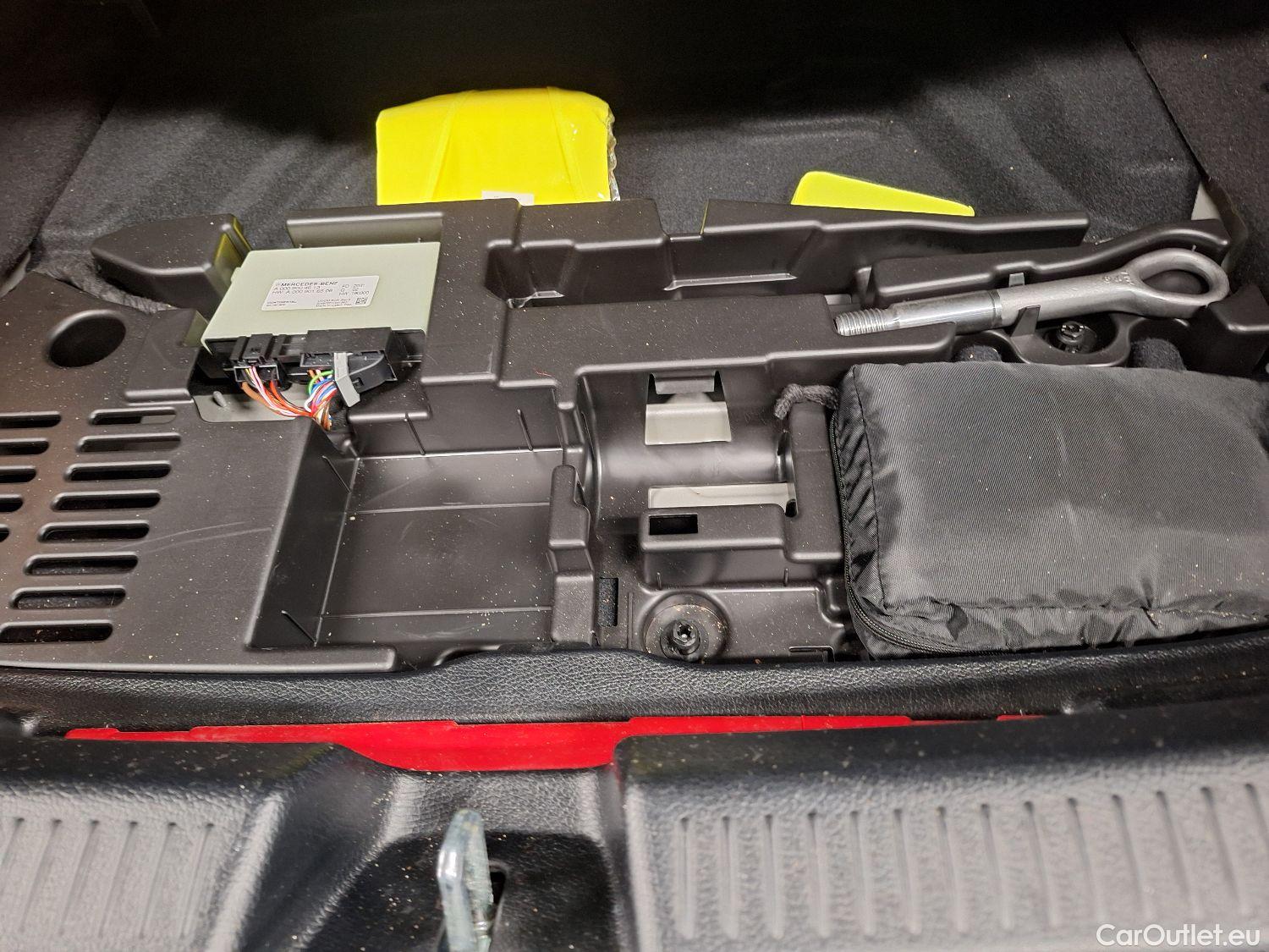  Mercedes  A-Klasse Mercedes, A-Class '18, Mercedes-Benz  A 180 d Aut. 5d #1