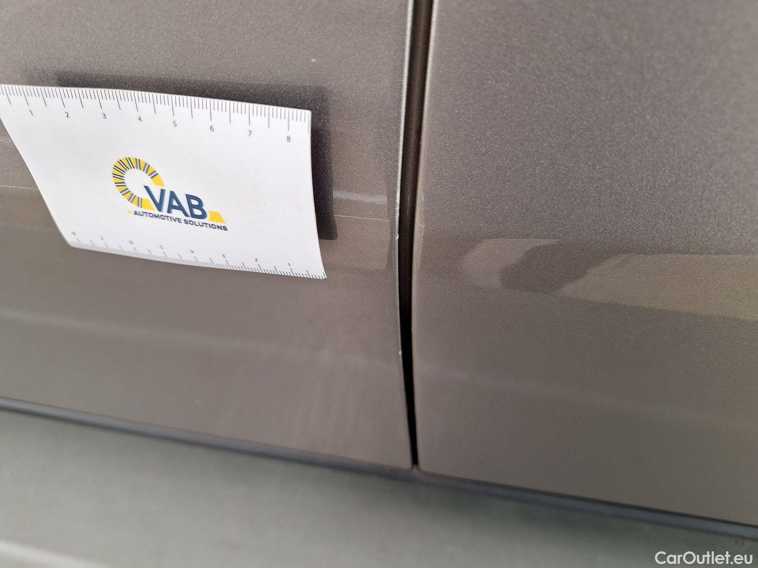  Mercedes  A-Klasse Mercedes, A-Class '18, Mercedes-Benz  A 180 d Aut. 5d #28