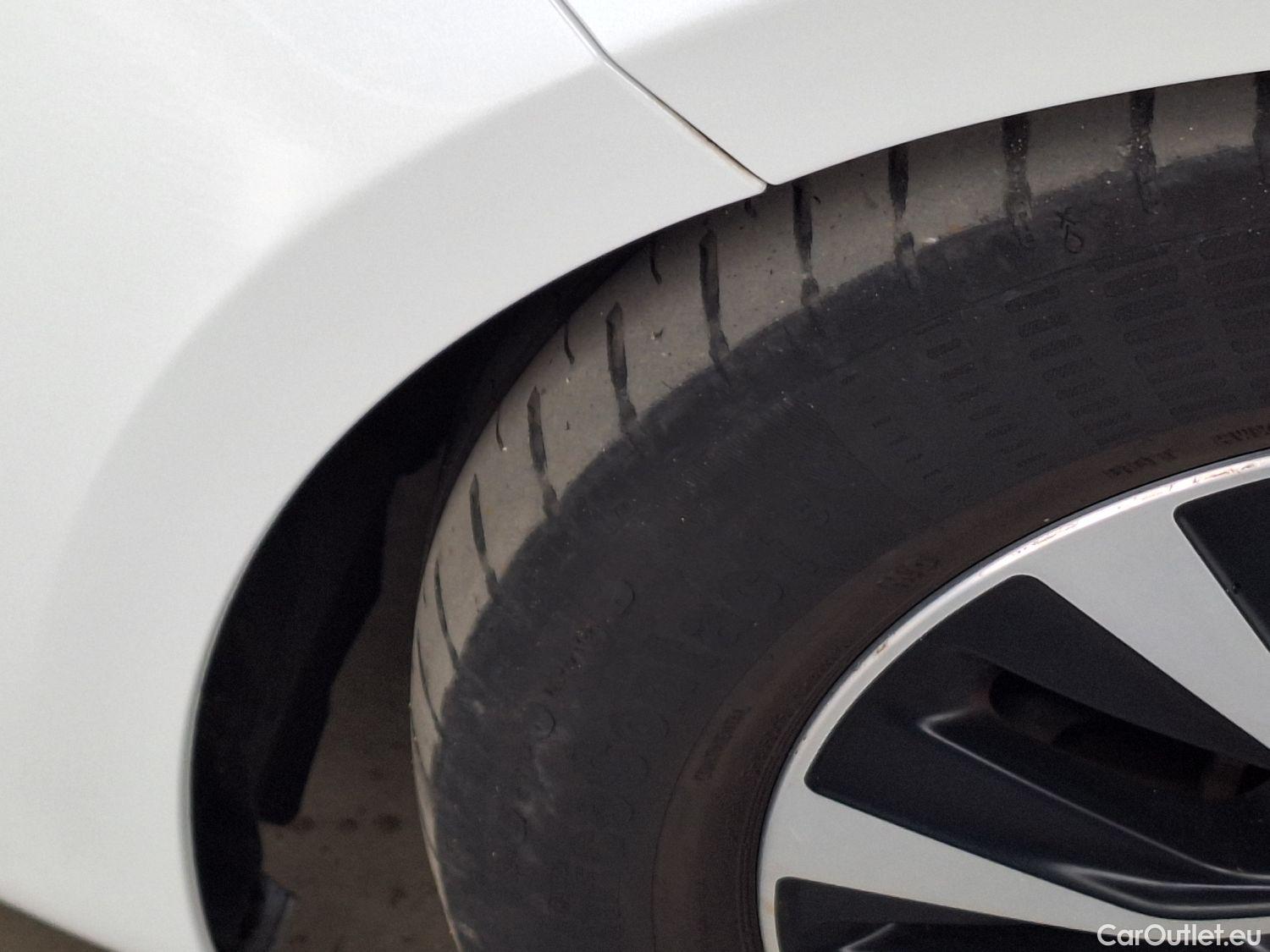  Mercedes  A-Klasse Mercedes, A-Class Berline '18, Mercedes-Benz  Limousine A 180 d DCT Busin #54