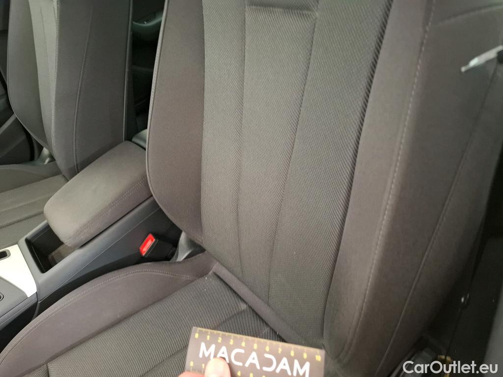  Audi  A4  Avant 30 TDI Business Line 2.0 TDI 135CV BVA7 E6d #18