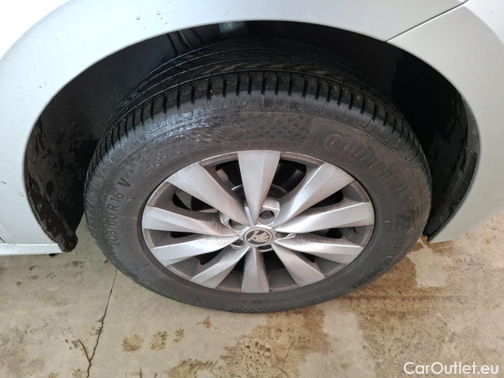  Skoda  KAMIQ  Business 1.0 TSI 110CV BVA7 E6d #5