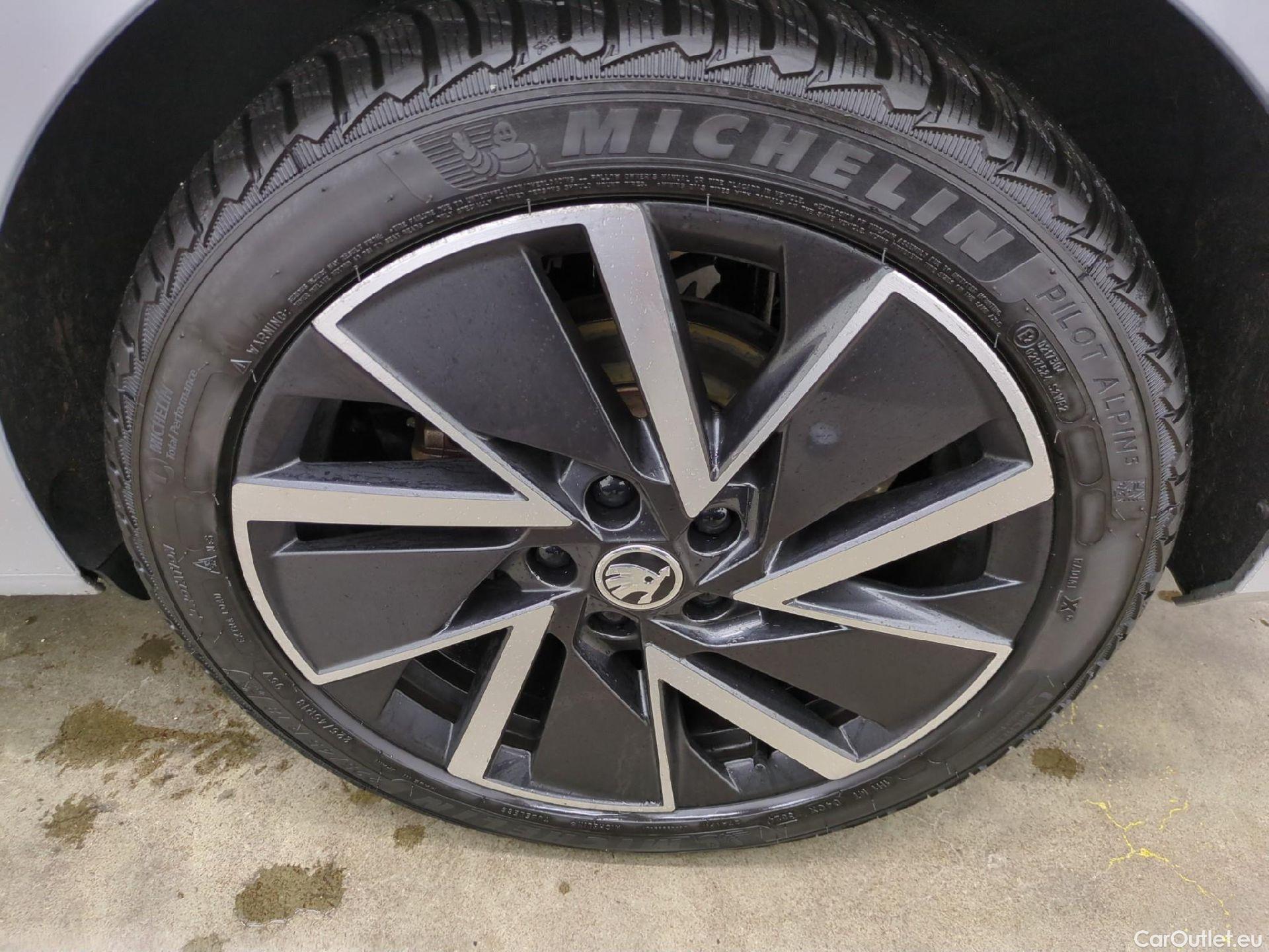  Skoda  Octavia SKODA  Combi / 2020 / 5P / Break 1.4 TSI PHEV iV 204 DSG6e Business #3