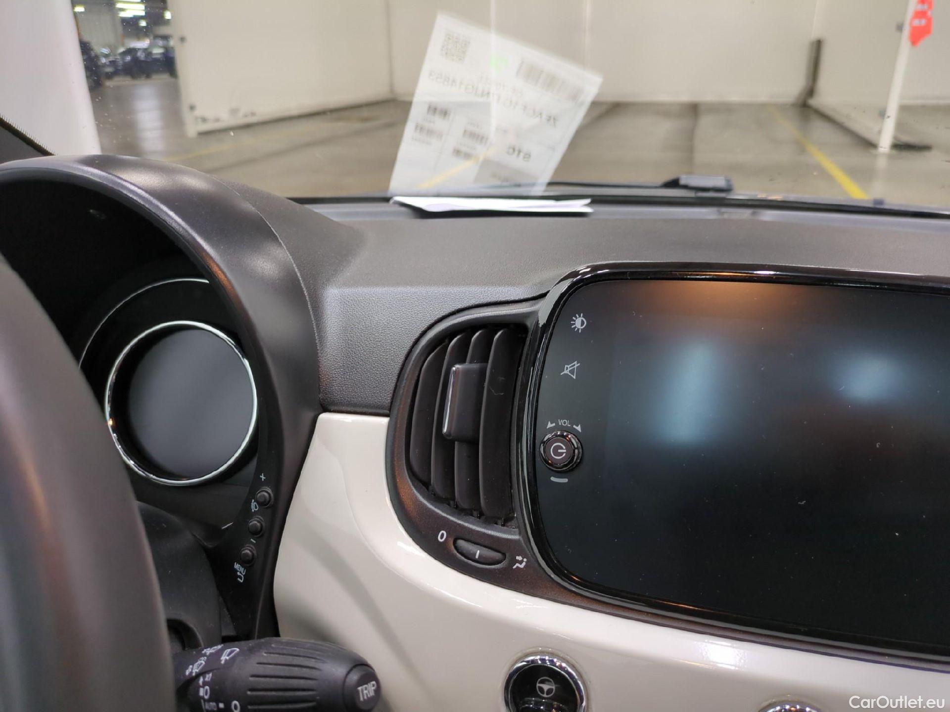  Fiat  500 FIAT  / 2015 / 3P / Berline 1.0 70ch BSG Dolcevita #4