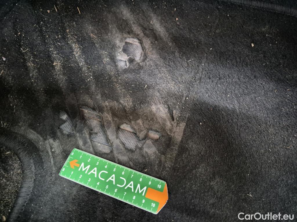  Peugeot  208  Premium 1.5 HDi 100CV BVM6 E6d #2