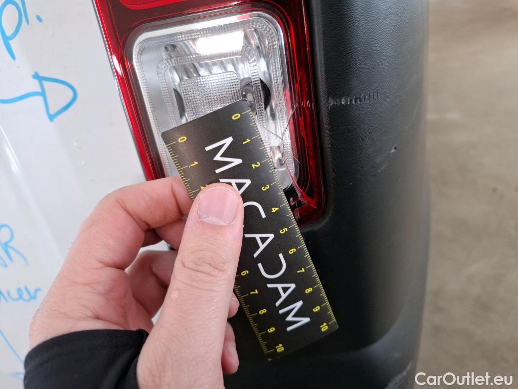  Renault  Trafic  III Fourgon L2H1 3T Grand Confort 2.0 dCi 130CV BVM6 E6d #27