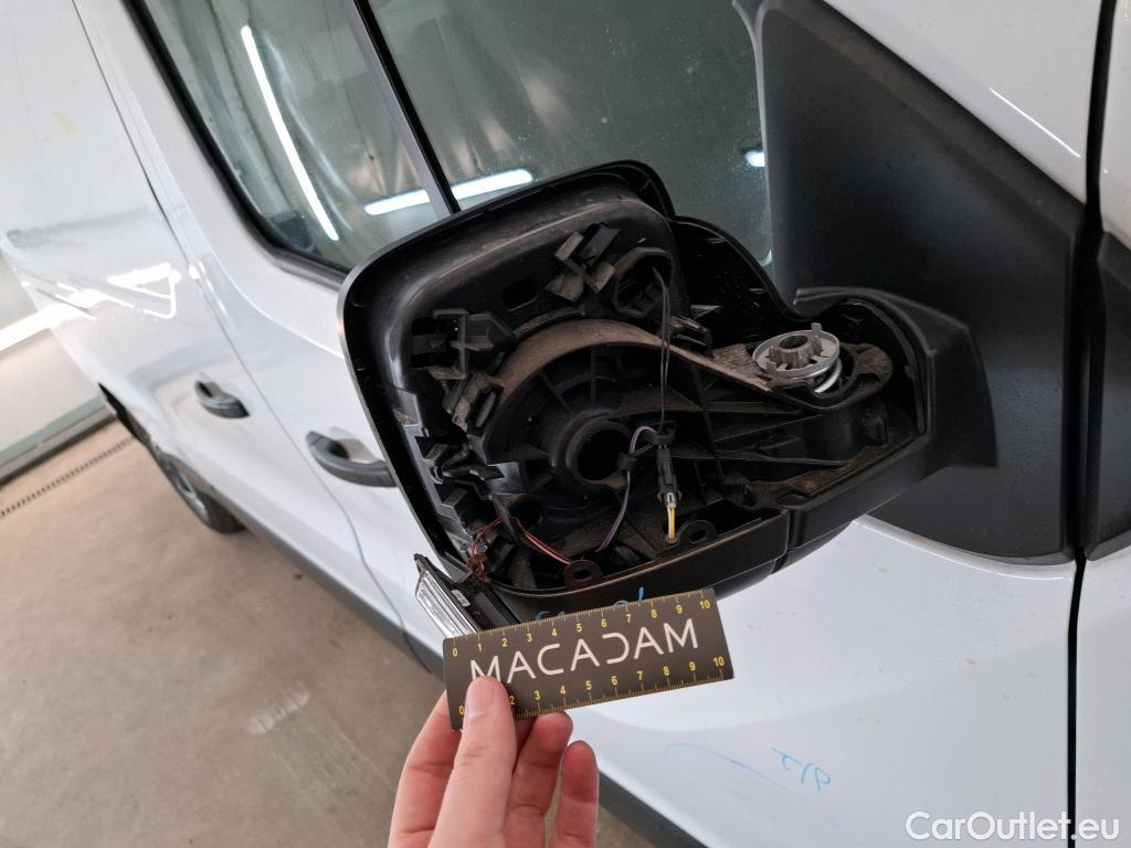  Renault  Trafic  III Fourgon L2H1 3T Grand Confort 2.0 dCi 130CV BVM6 E6d #35