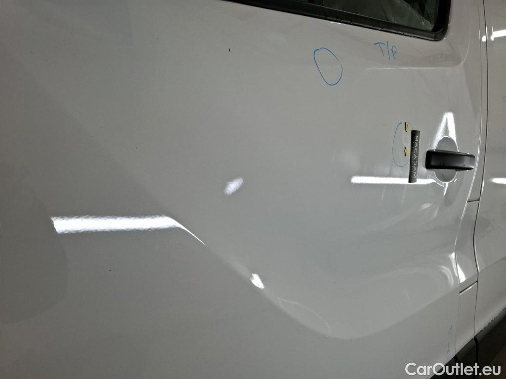  Renault  Trafic  III Fourgon L2H1 3T Grand Confort 2.0 dCi 130CV BVM6 E6d #46