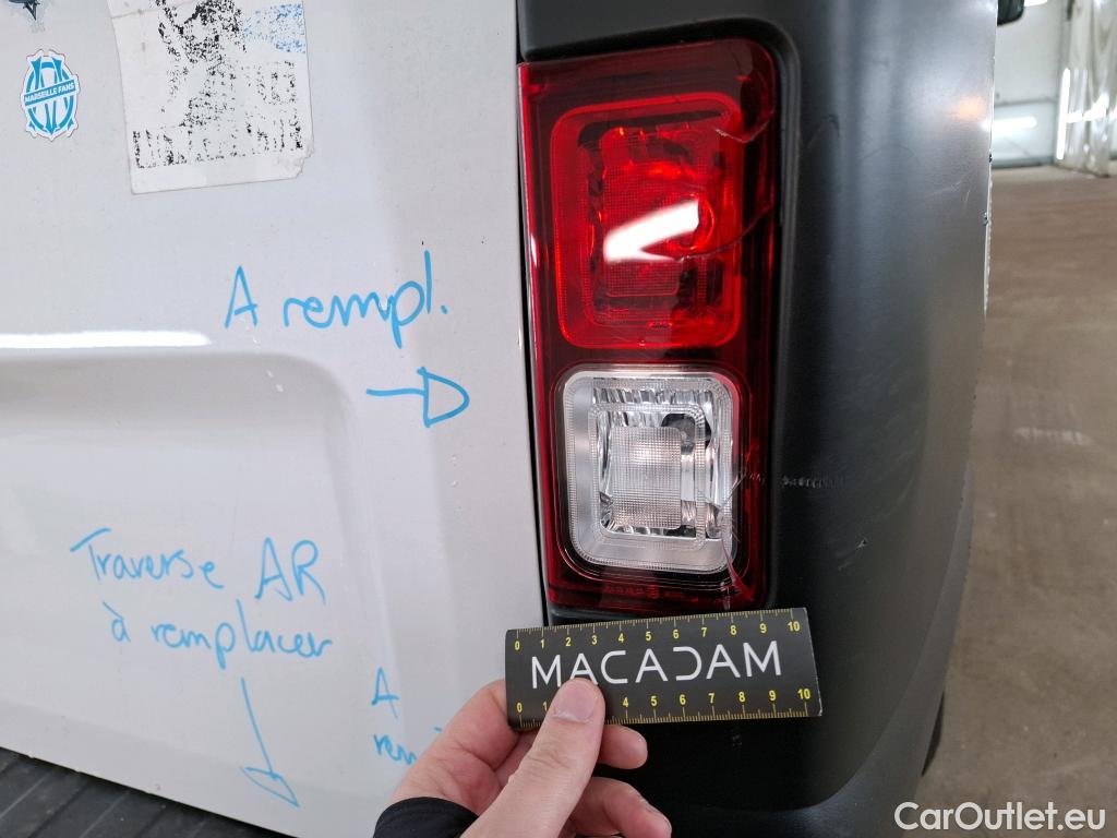  Renault  Trafic  III Fourgon L2H1 3T Grand Confort 2.0 dCi 130CV BVM6 E6d #26