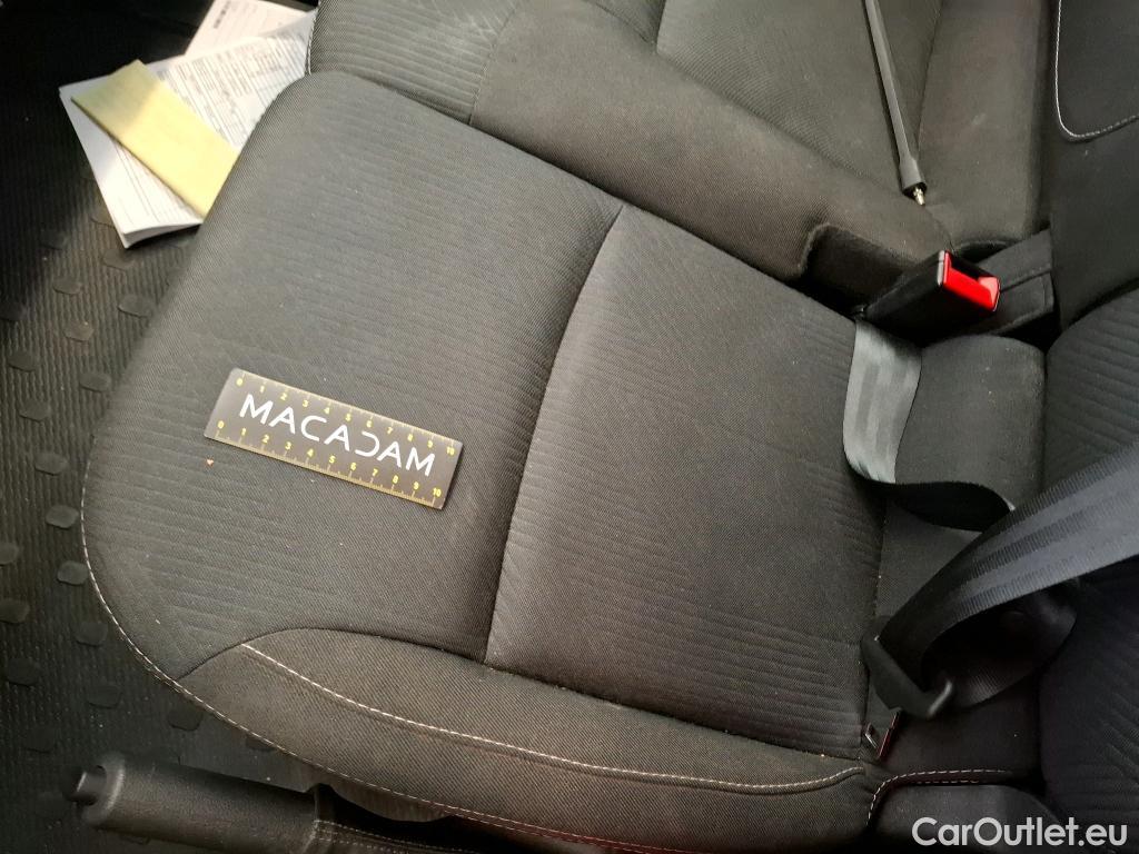  Renault  Trafic  III Fourgon L2H1 3T Grand Confort 2.0 dCi 130CV BVM6 E6d #42