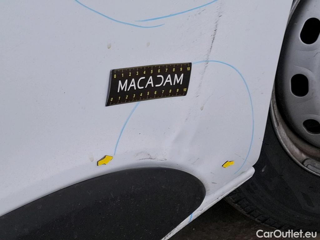  Renault  Trafic  III Fourgon L2H1 3T Grand Confort 2.0 dCi 130CV BVM6 E6d #15