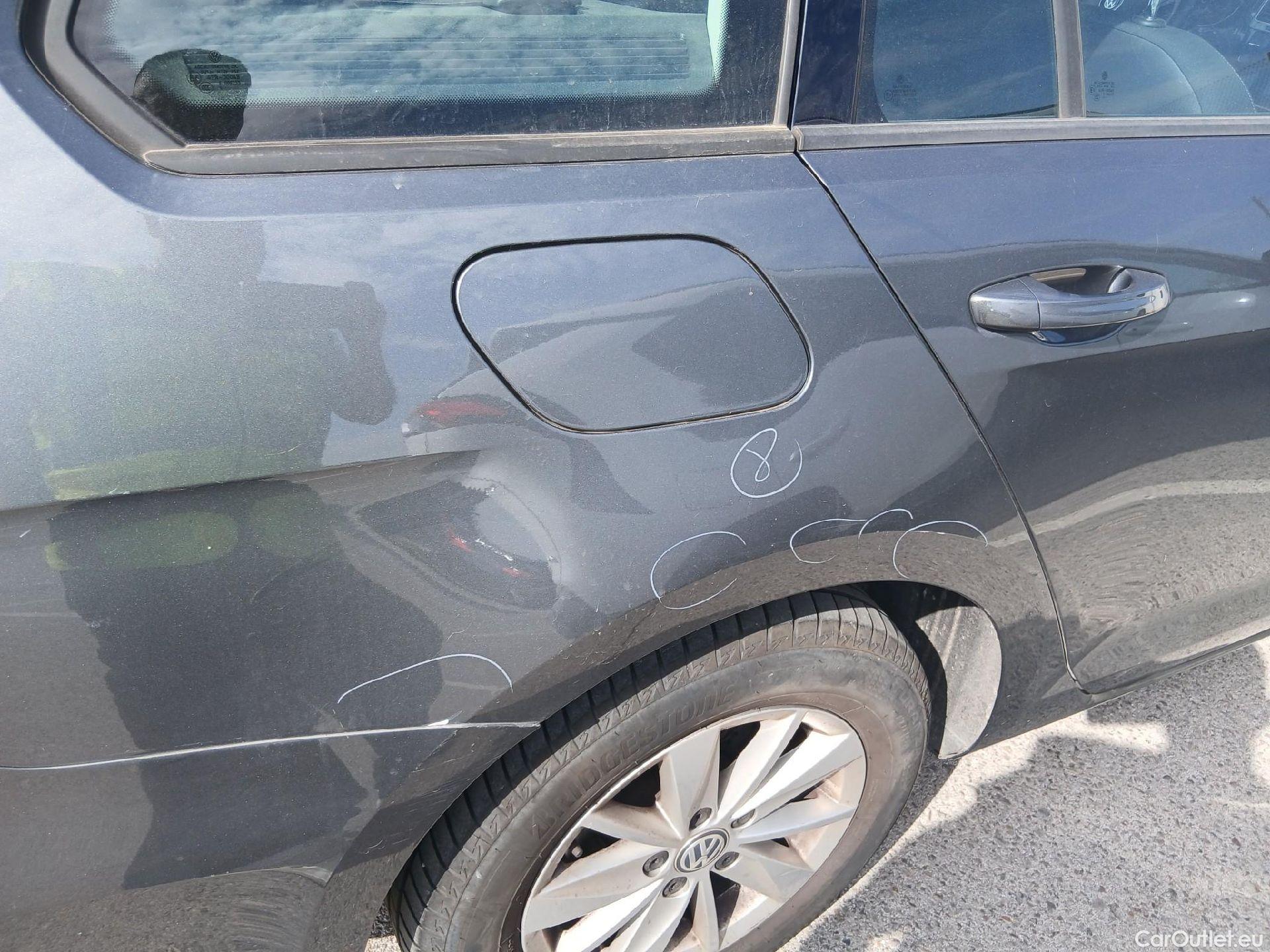  Volkswagen  Golf  VOLKSWAGEN / 2016 / 5P / familiar Last Edition 1.6 TDI 85kW(115CV) Variant #21