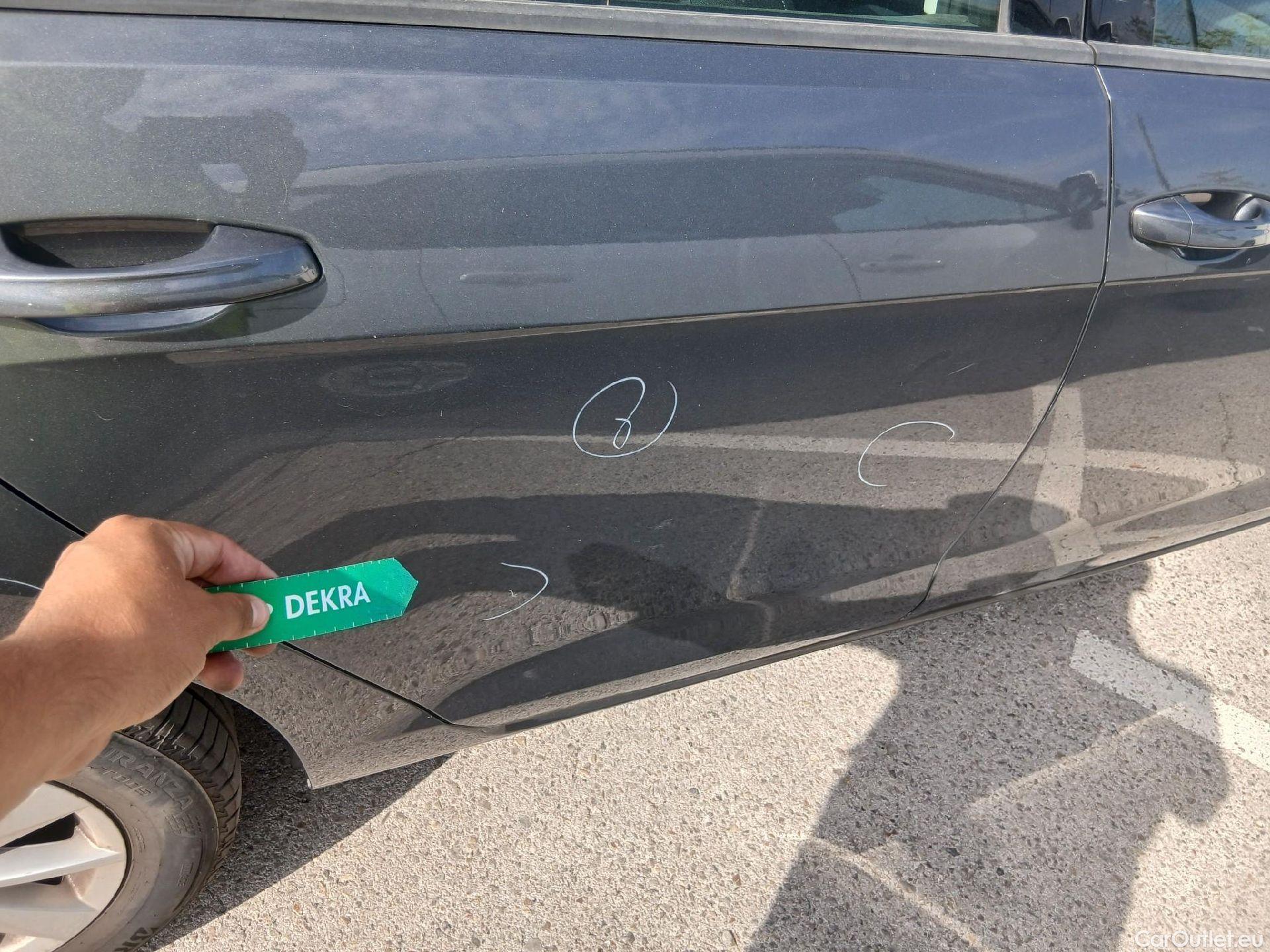  Volkswagen  Golf  VOLKSWAGEN / 2016 / 5P / familiar Last Edition 1.6 TDI 85kW(115CV) Variant #23