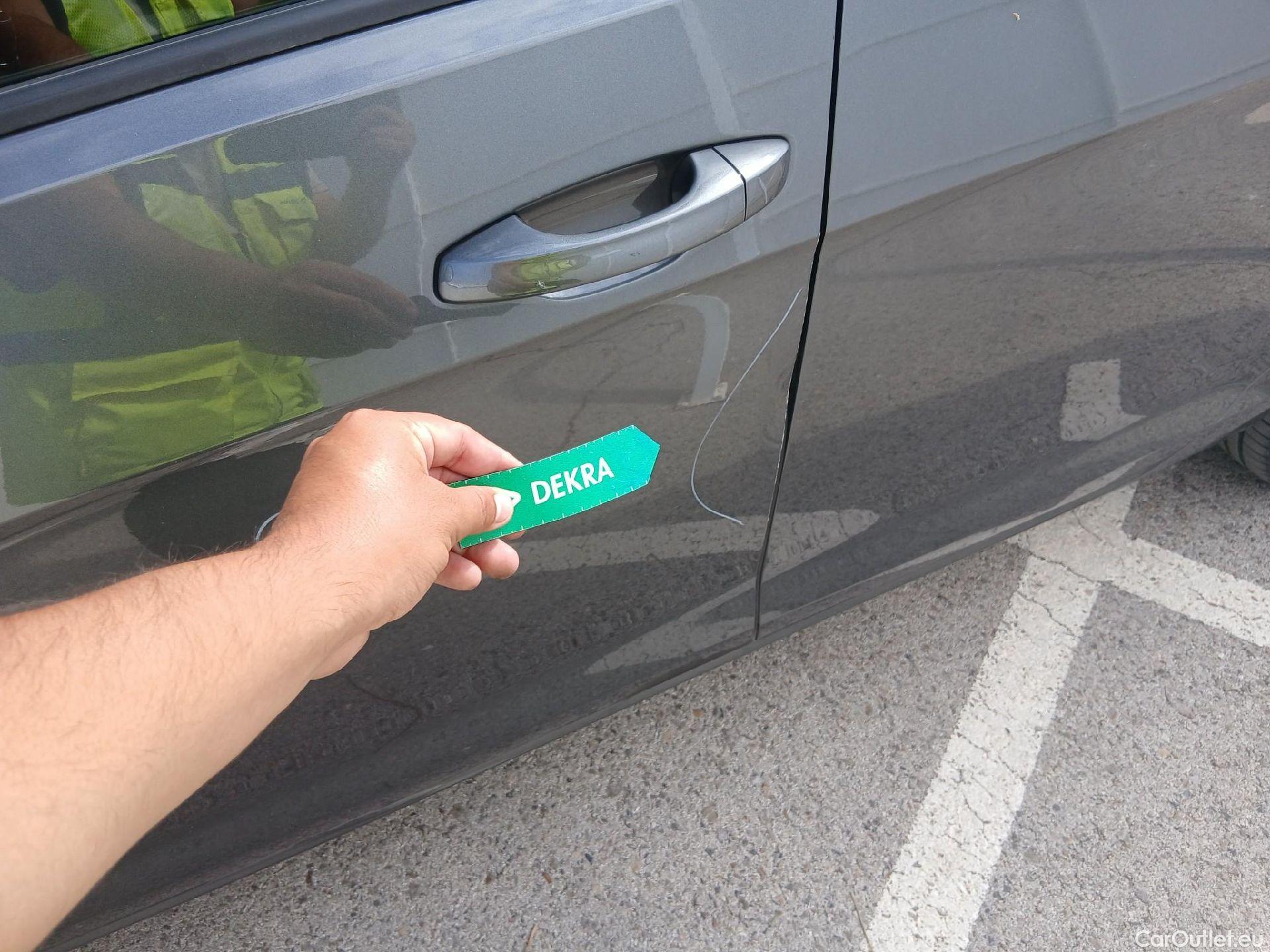  Volkswagen  Golf  VOLKSWAGEN / 2016 / 5P / familiar Last Edition 1.6 TDI 85kW(115CV) Variant #15