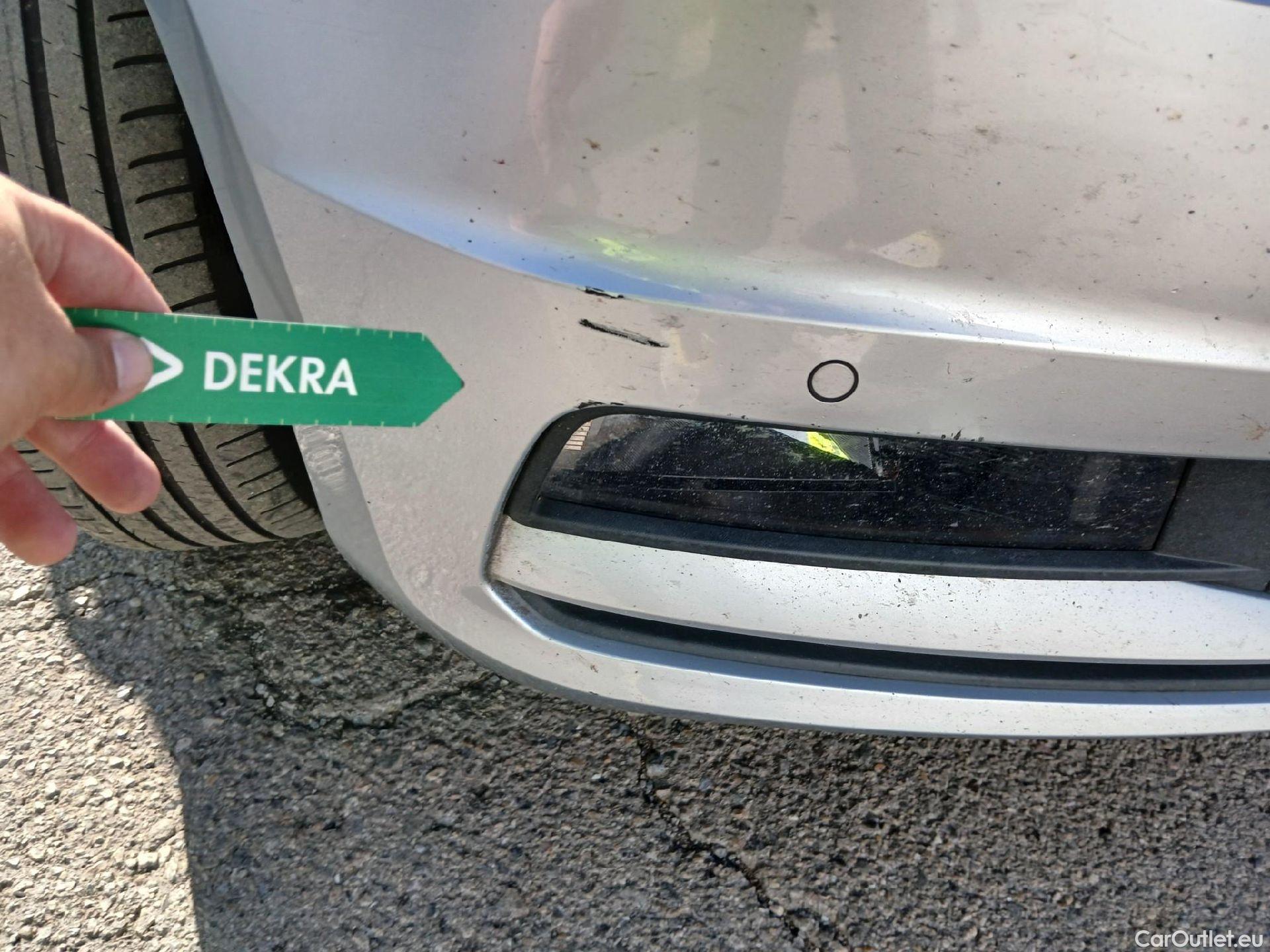  Volkswagen  Touran VOLKSWAGEN  / 2015 / 5P / monovolumen compacto Advance 2.0 TDI 90kW (122CV) #5