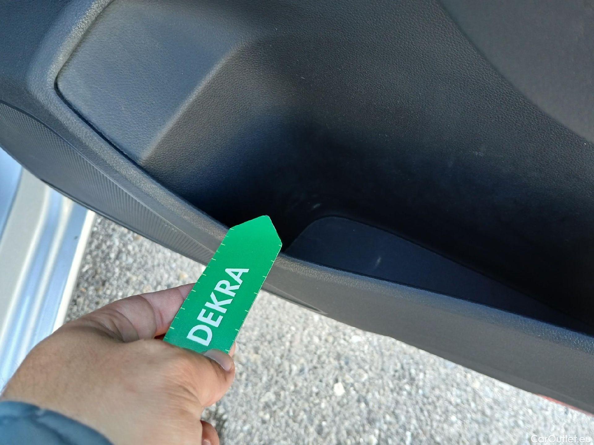  Volkswagen  Touran VOLKSWAGEN  / 2015 / 5P / monovolumen compacto Advance 2.0 TDI 90kW (122CV) #1