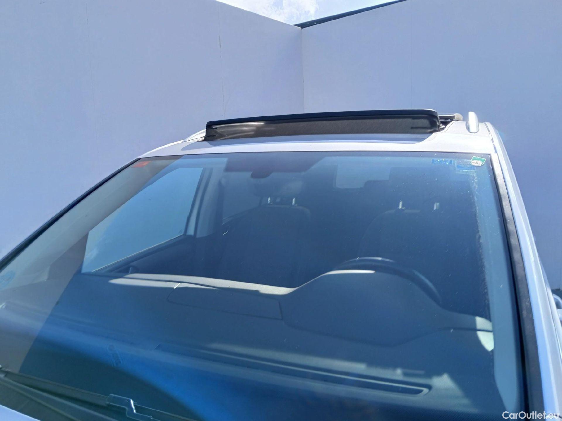  Volkswagen  Touran VOLKSWAGEN  / 2015 / 5P / monovolumen compacto Advance 2.0 TDI 90kW (122CV) #4