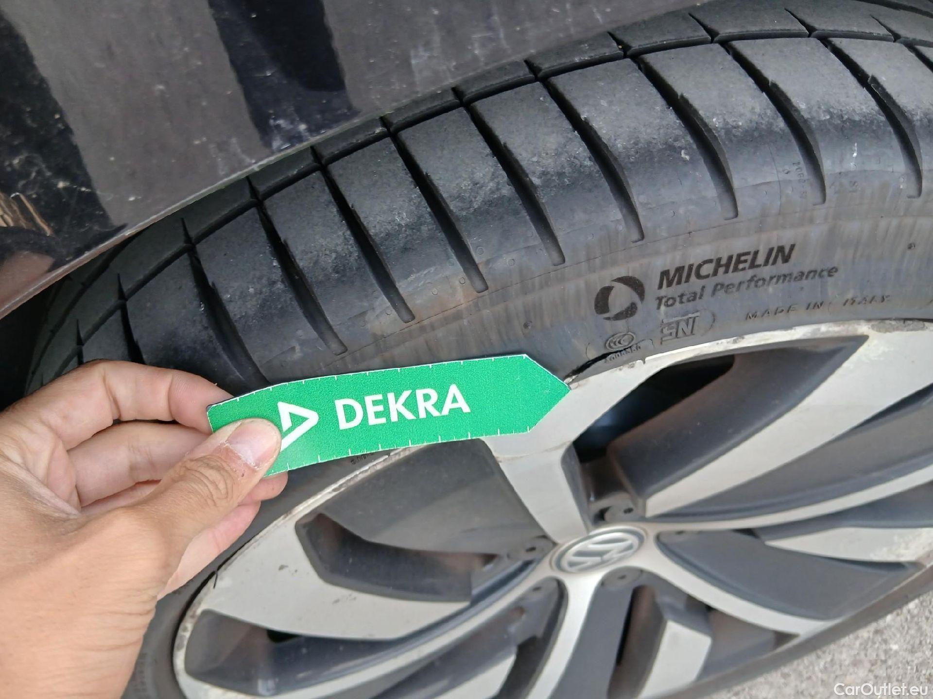  Volkswagen  Arteon VOLKSWAGEN  / 2017 / 5P / berlina con portón R-Line 2.0 TDI 110kW (150CV) #3