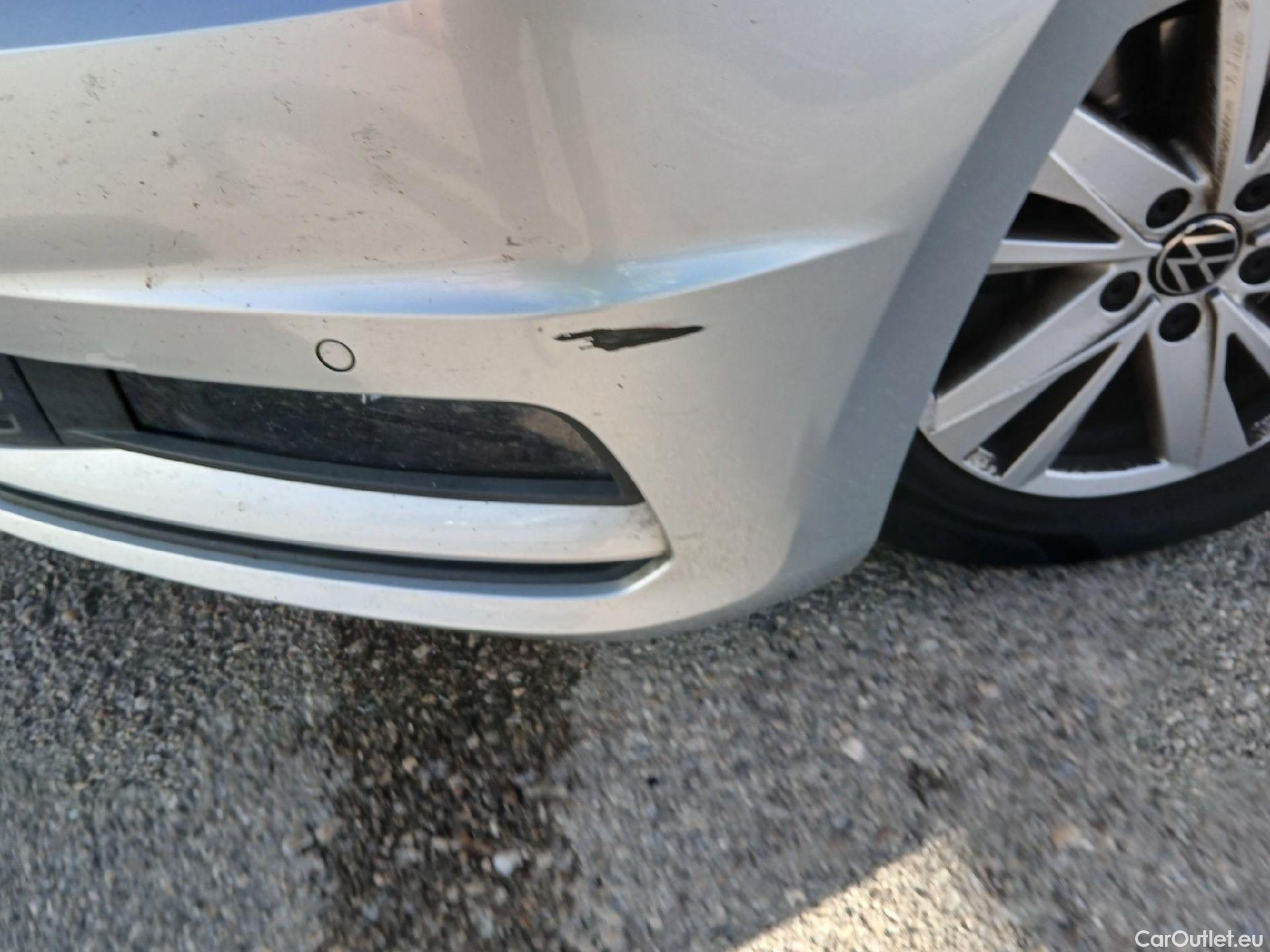  Volkswagen  Touran VOLKSWAGEN  / 2015 / 5P / monovolumen compacto Advance 2.0 TDI 90kW (122CV) #6