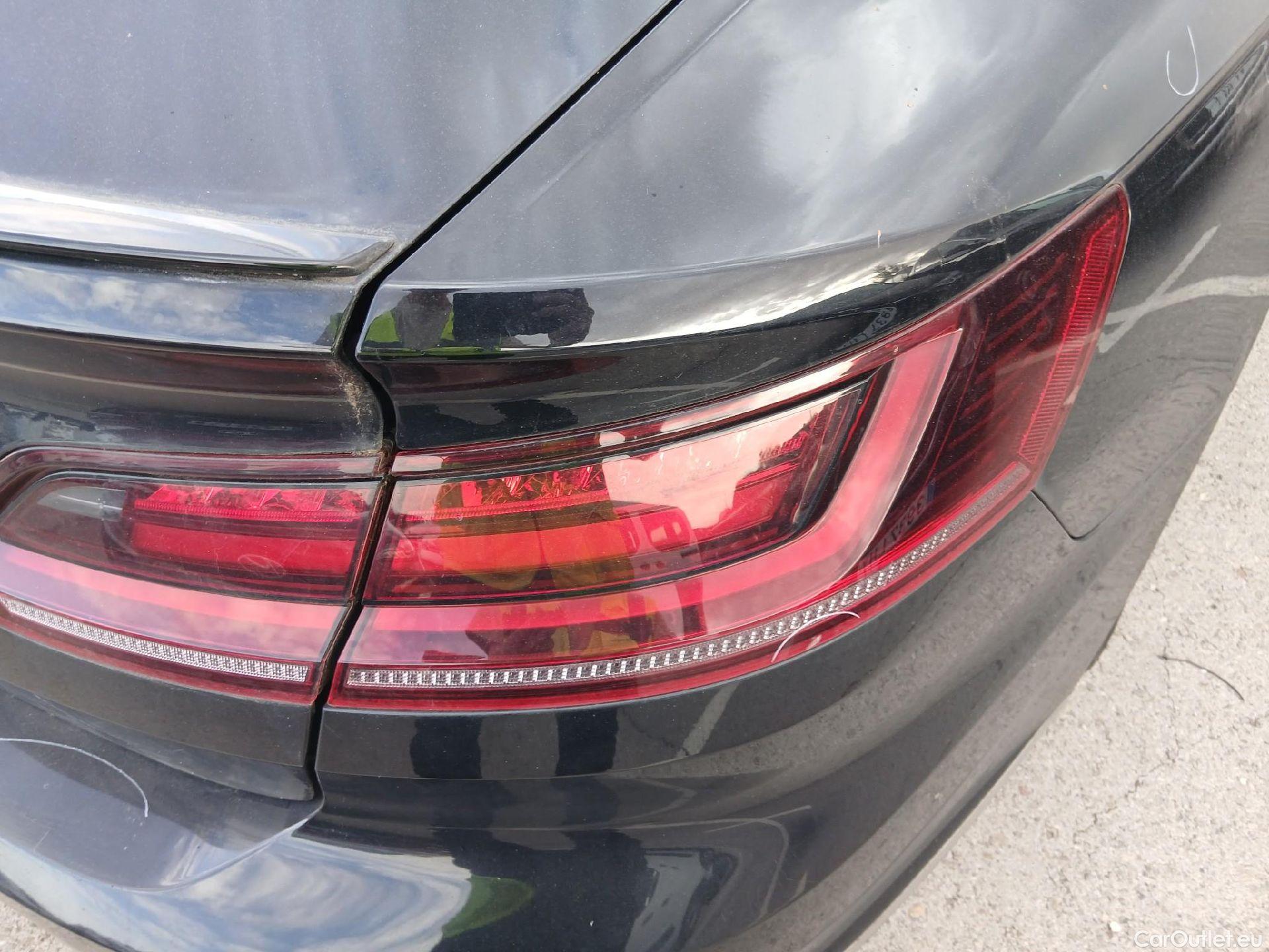  Volkswagen  Arteon VOLKSWAGEN  / 2017 / 5P / berlina con portón R-Line 2.0 TDI 110kW (150CV) #29