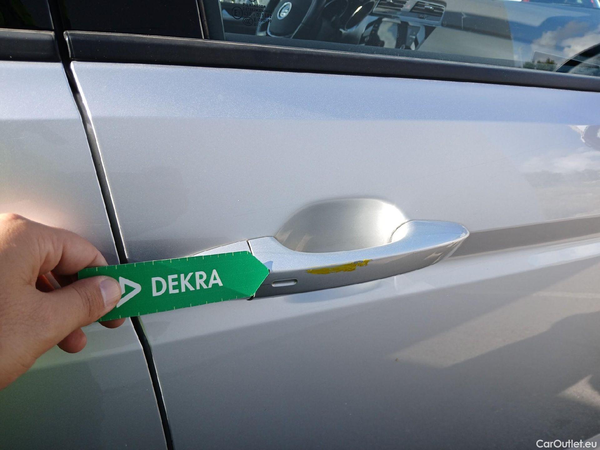  Volkswagen  Touran VOLKSWAGEN  / 2015 / 5P / monovolumen compacto Advance 2.0 TDI 90kW (122CV) #21